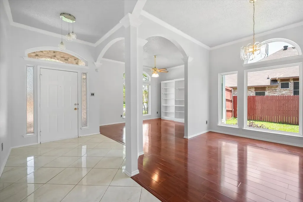 1132 Devonshire Drive Desoto TX 75115