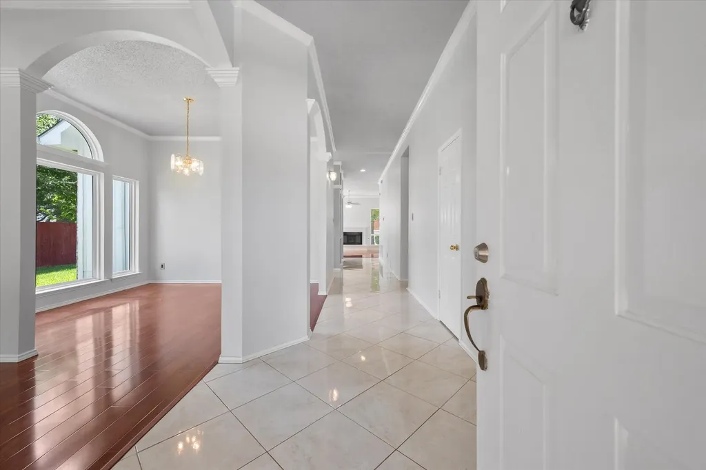 1132 Devonshire Drive Desoto TX 75115