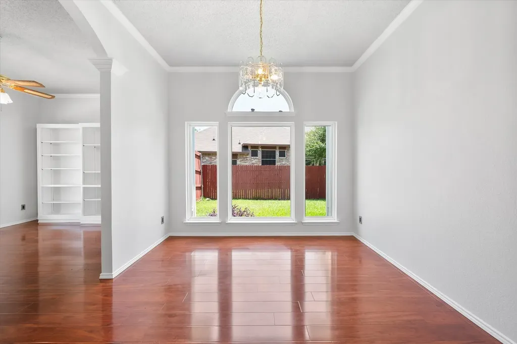 1132 Devonshire Drive Desoto TX 75115