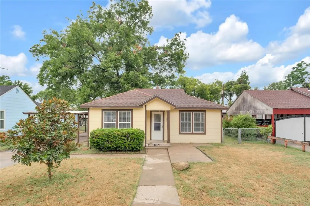 1113 Hudgins Avenue Fort Worth TX 76111