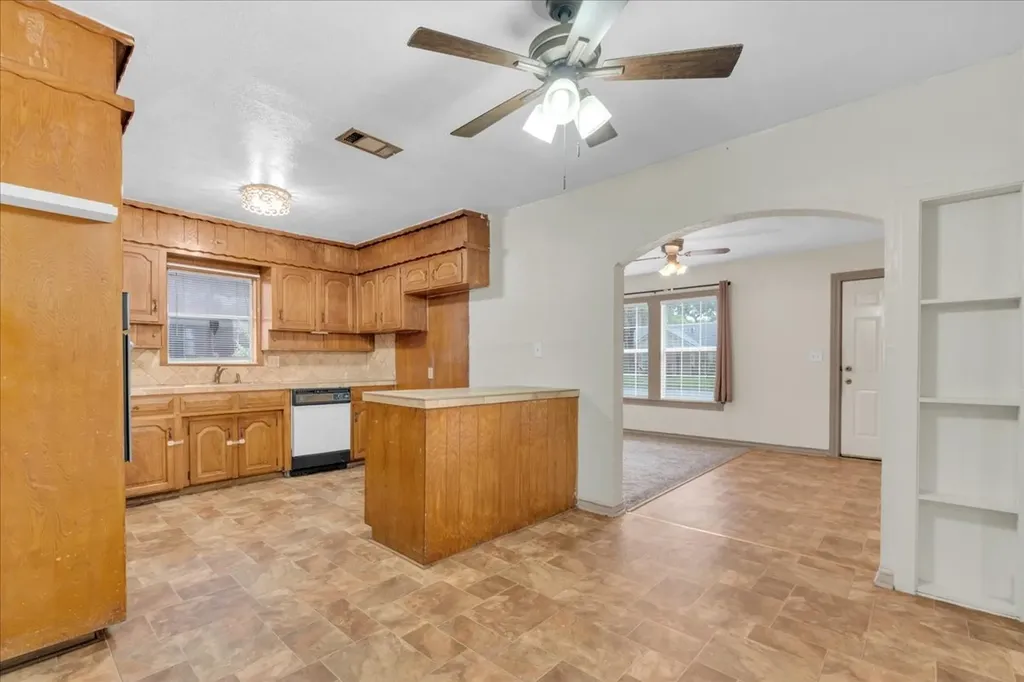 1113 Hudgins Avenue Fort Worth TX 76111