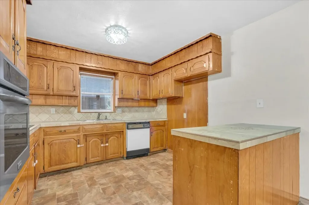 1113 Hudgins Avenue Fort Worth TX 76111