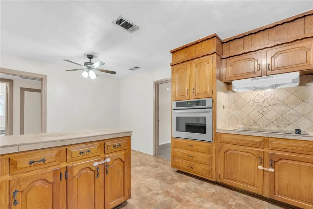 1113 Hudgins Avenue Fort Worth TX 76111