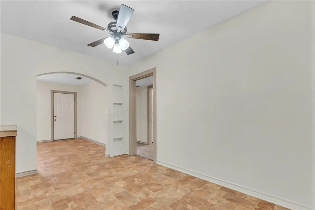 1113 Hudgins Avenue Fort Worth TX 76111