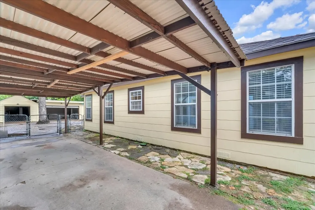 1113 Hudgins Avenue Fort Worth TX 76111
