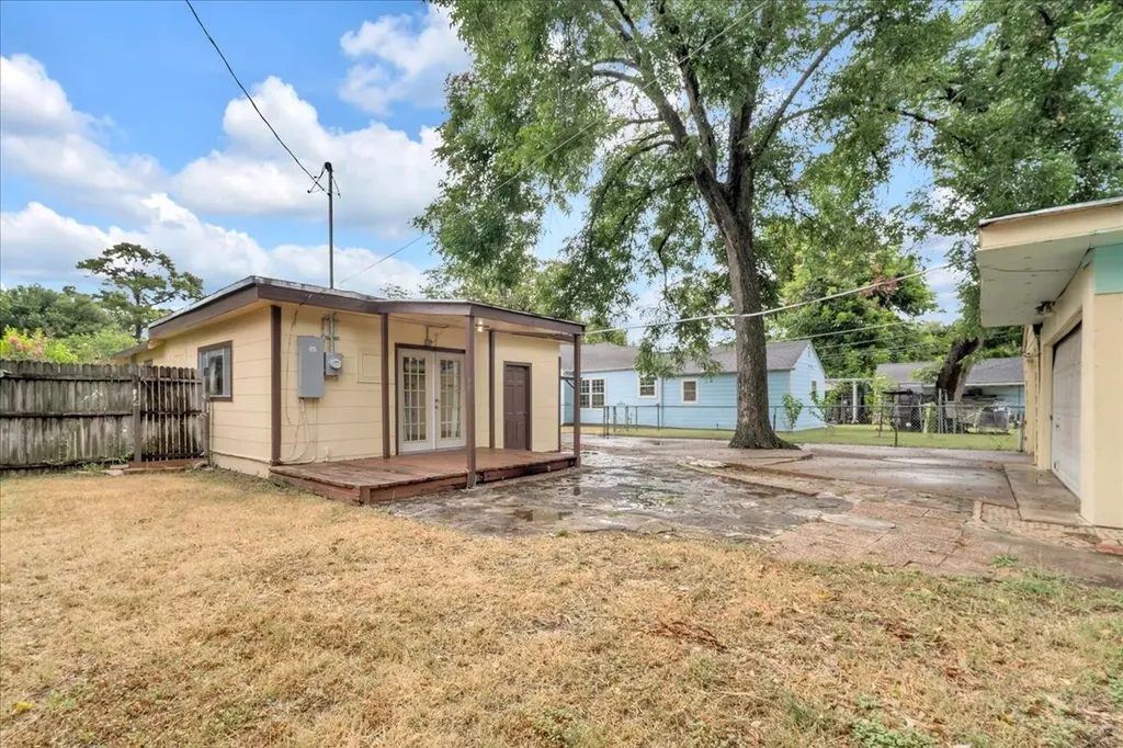 1113 Hudgins Avenue Fort Worth TX 76111