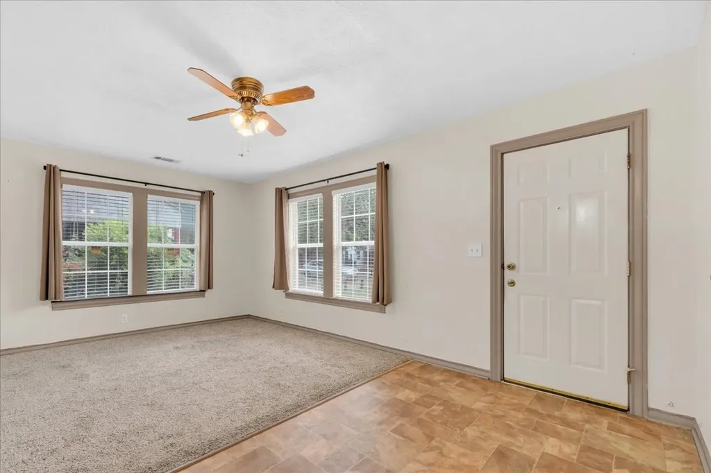 1113 Hudgins Avenue Fort Worth TX 76111