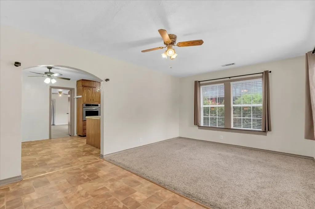 1113 Hudgins Avenue Fort Worth TX 76111