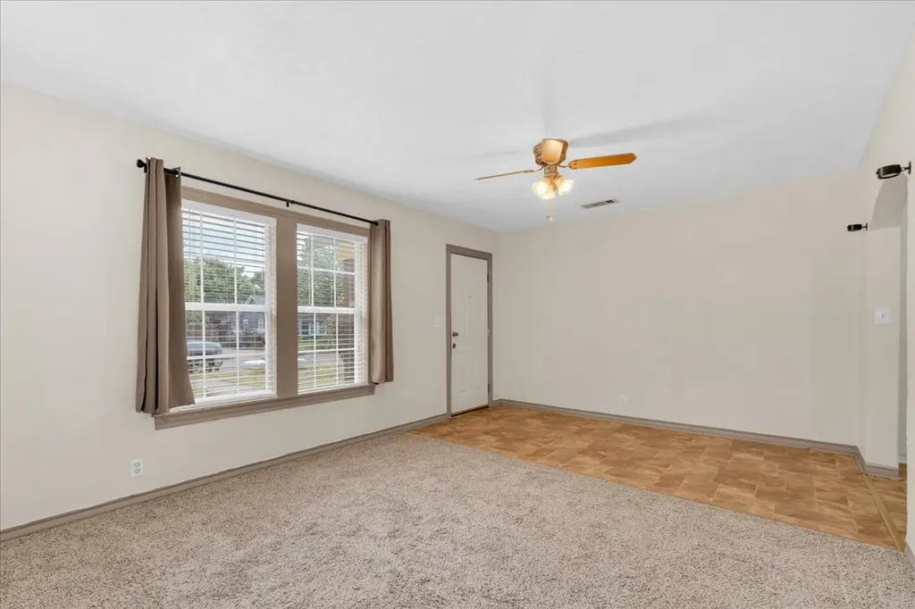 1113 Hudgins Avenue Fort Worth TX 76111