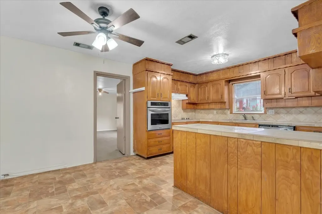 1113 Hudgins Avenue Fort Worth TX 76111