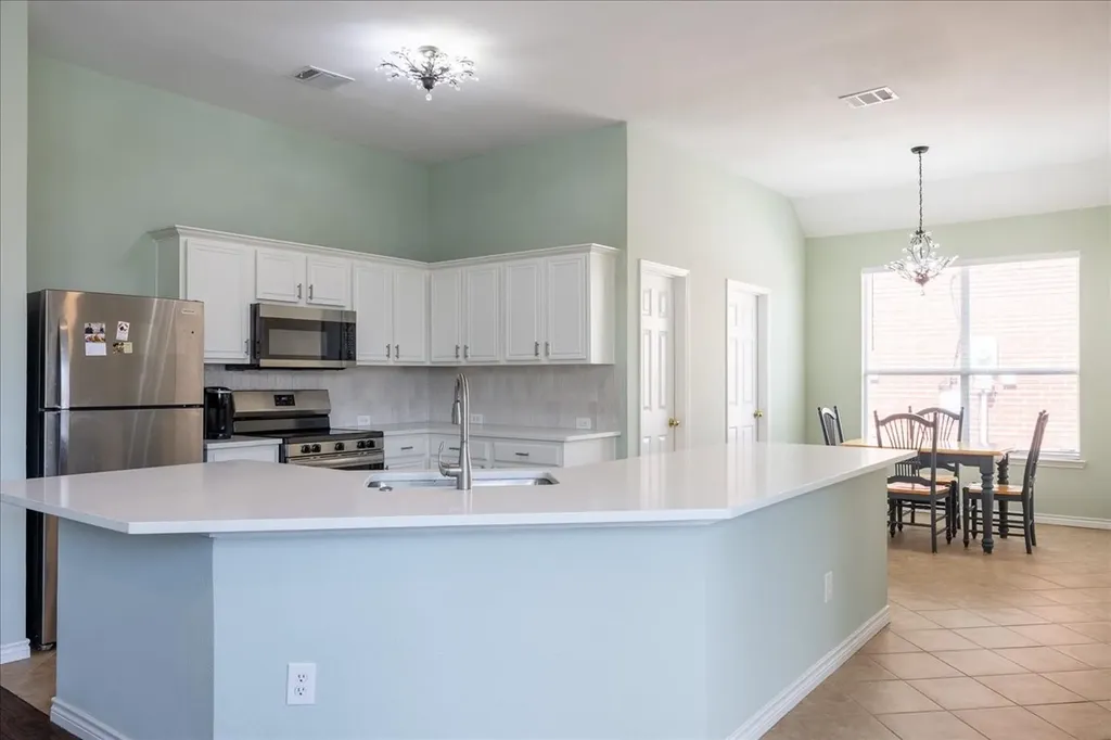 1511 Fallcreek Court Allen TX 75002