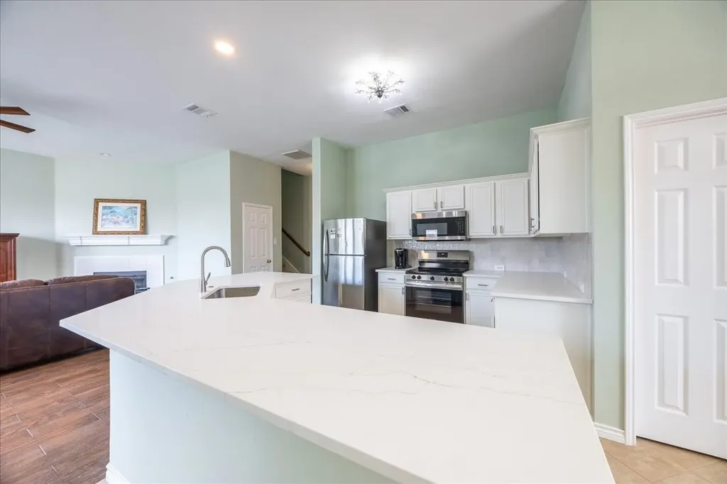 1511 Fallcreek Court Allen TX 75002