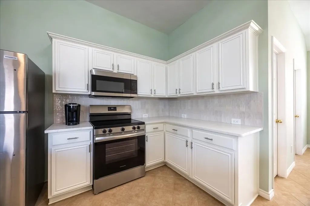 1511 Fallcreek Court Allen TX 75002