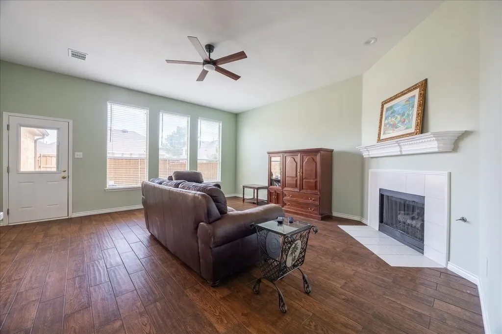 1511 Fallcreek Court Allen TX 75002