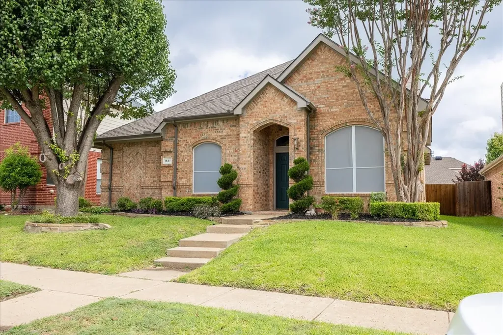 1511 Fallcreek Court Allen TX 75002