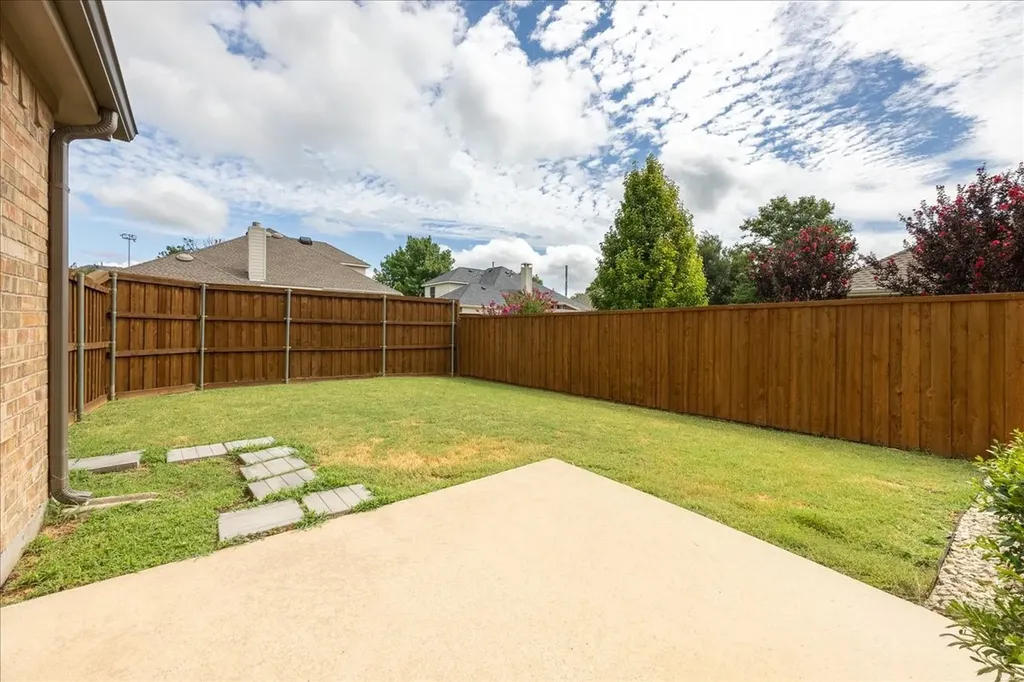 1511 Fallcreek Court Allen TX 75002