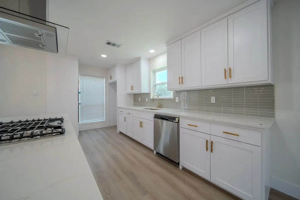 142 Ridgegate Drive Garland TX 75040