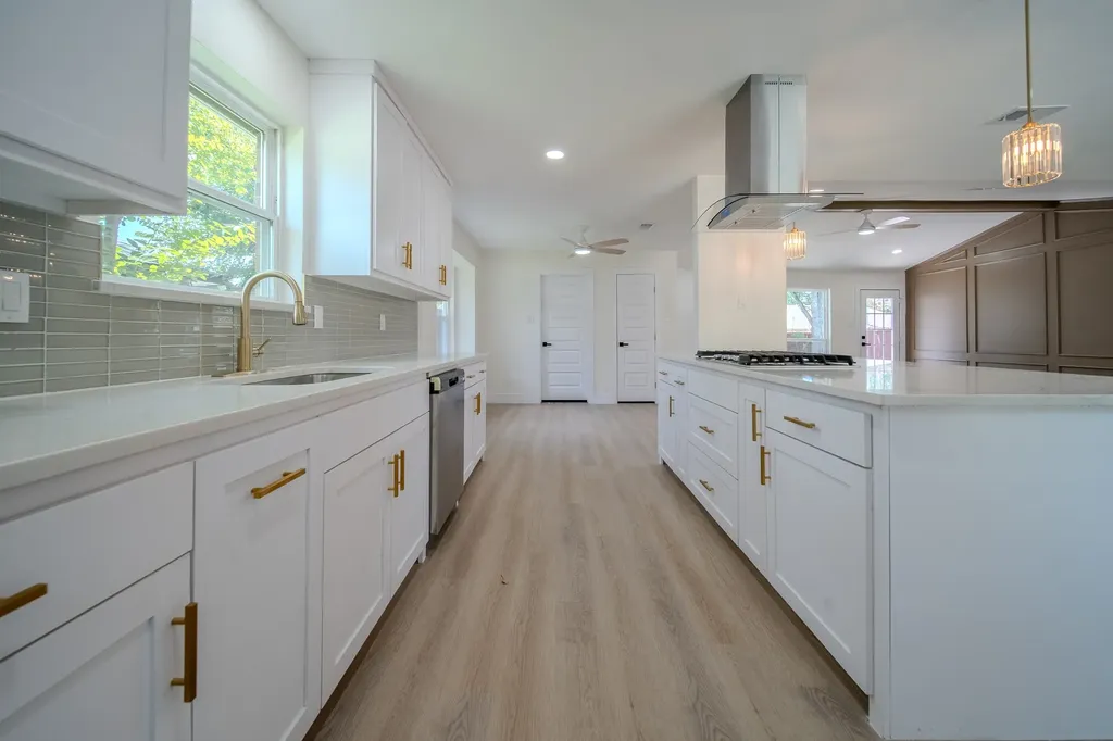 142 Ridgegate Drive Garland TX 75040
