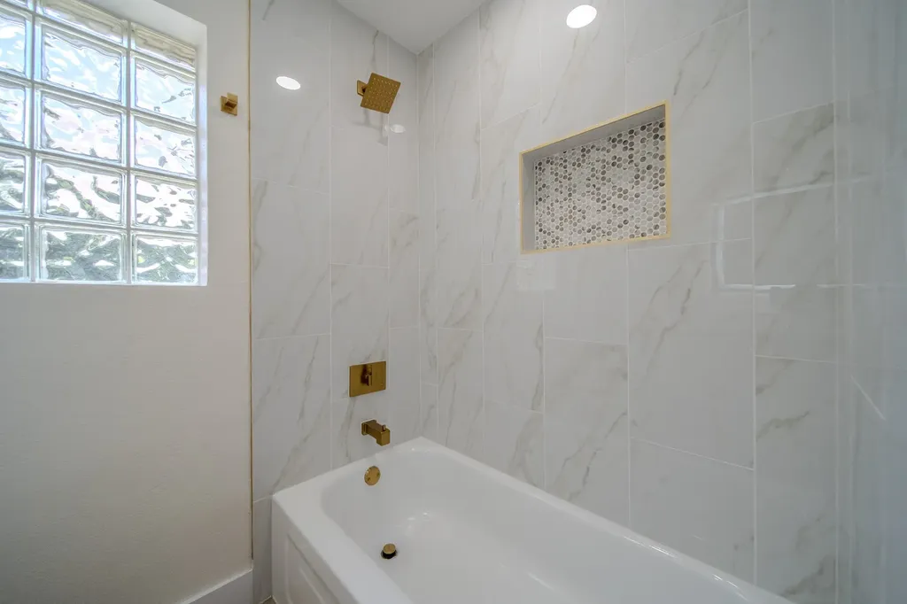 142 Ridgegate Drive Garland TX 75040