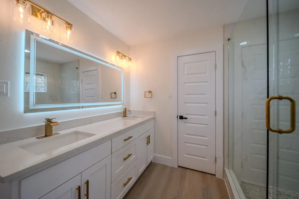 142 Ridgegate Drive Garland TX 75040