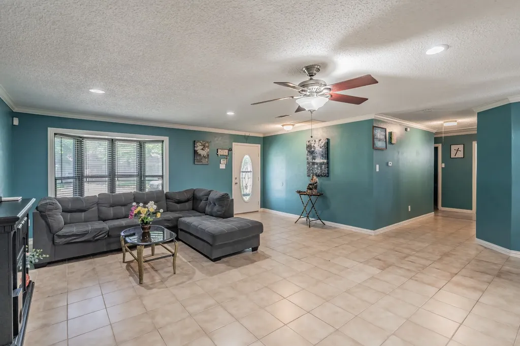 713 Keystone Street Mesquite TX 75149