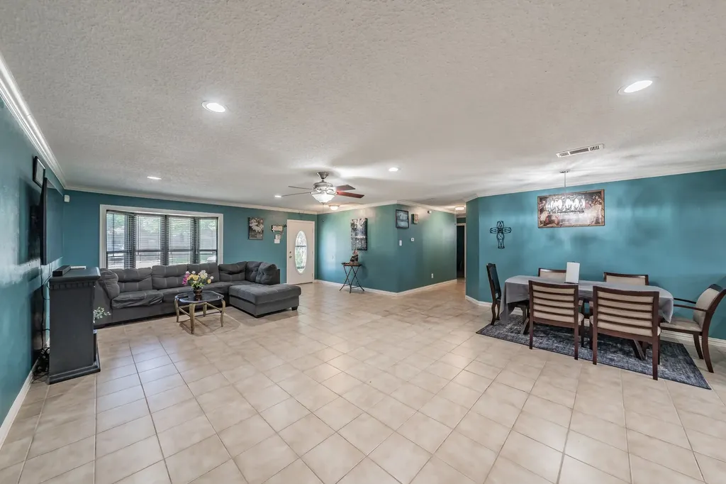 713 Keystone Street Mesquite TX 75149
