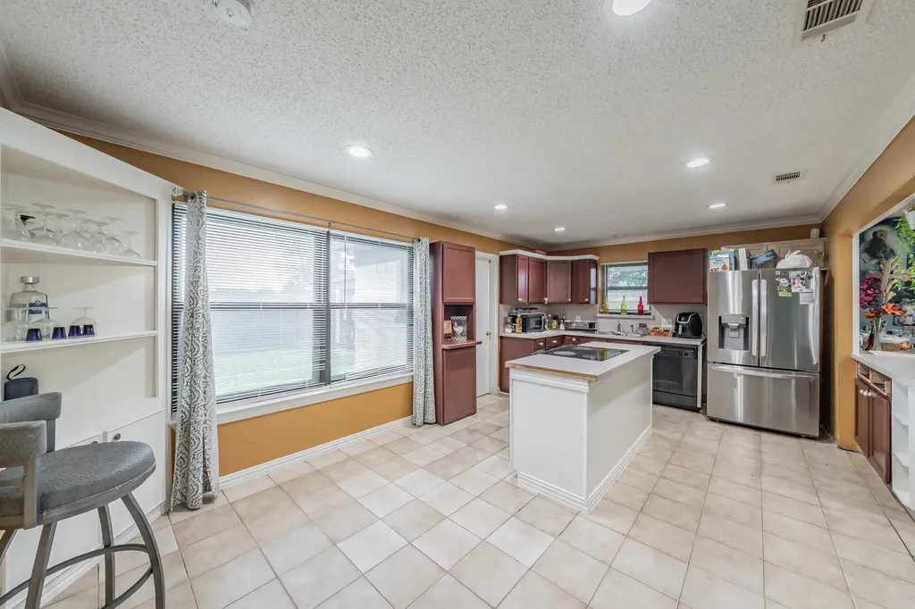 713 Keystone Street Mesquite TX 75149
