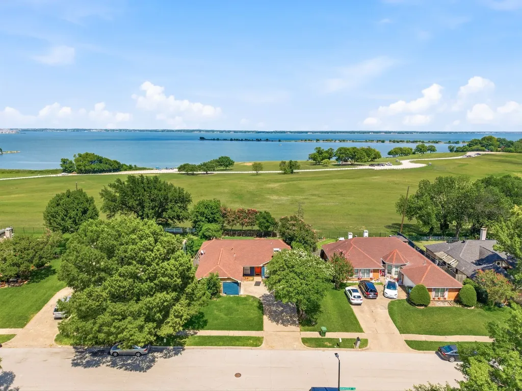 5402 Peninsula Way Garland TX 75043