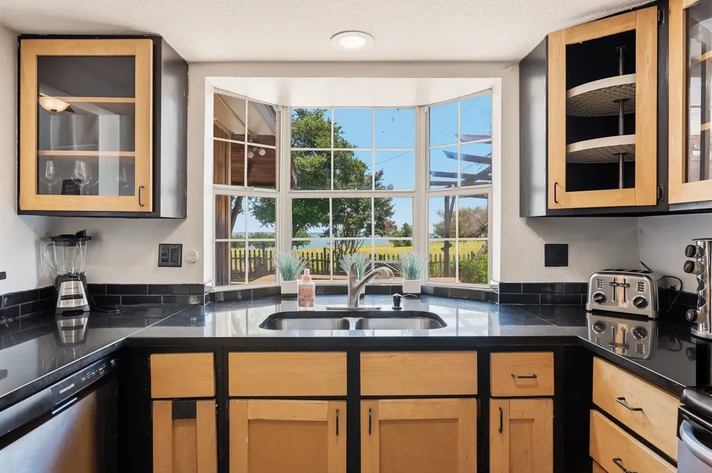 5402 Peninsula Way Garland TX 75043