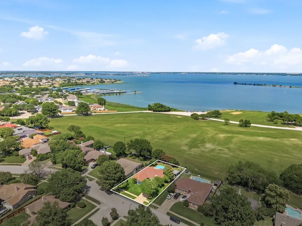 5402 Peninsula Way Garland TX 75043