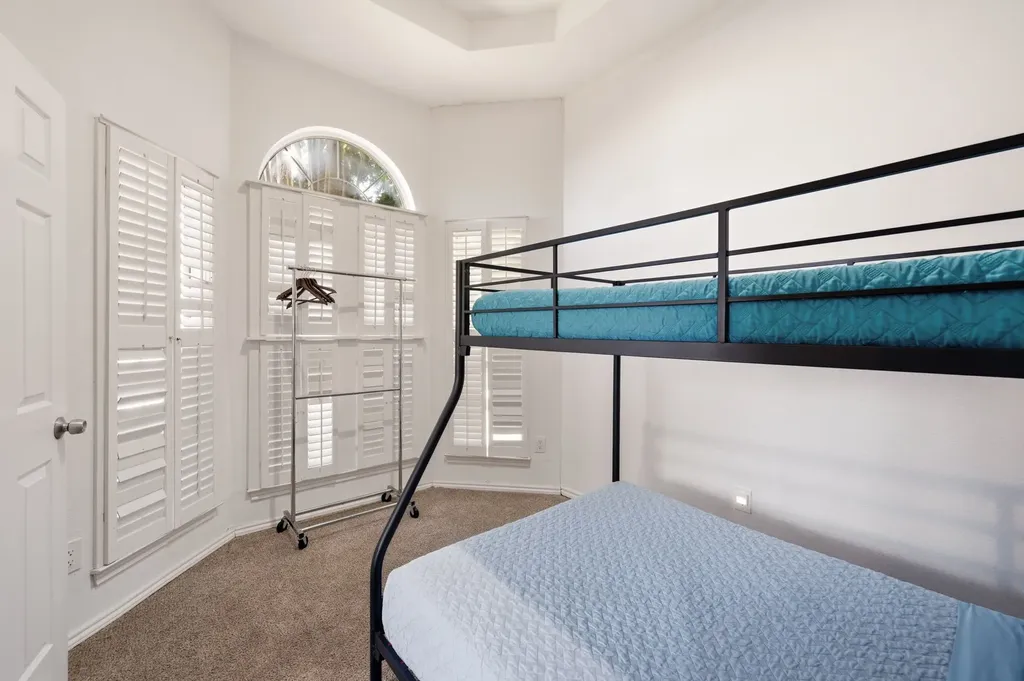 5402 Peninsula Way Garland TX 75043