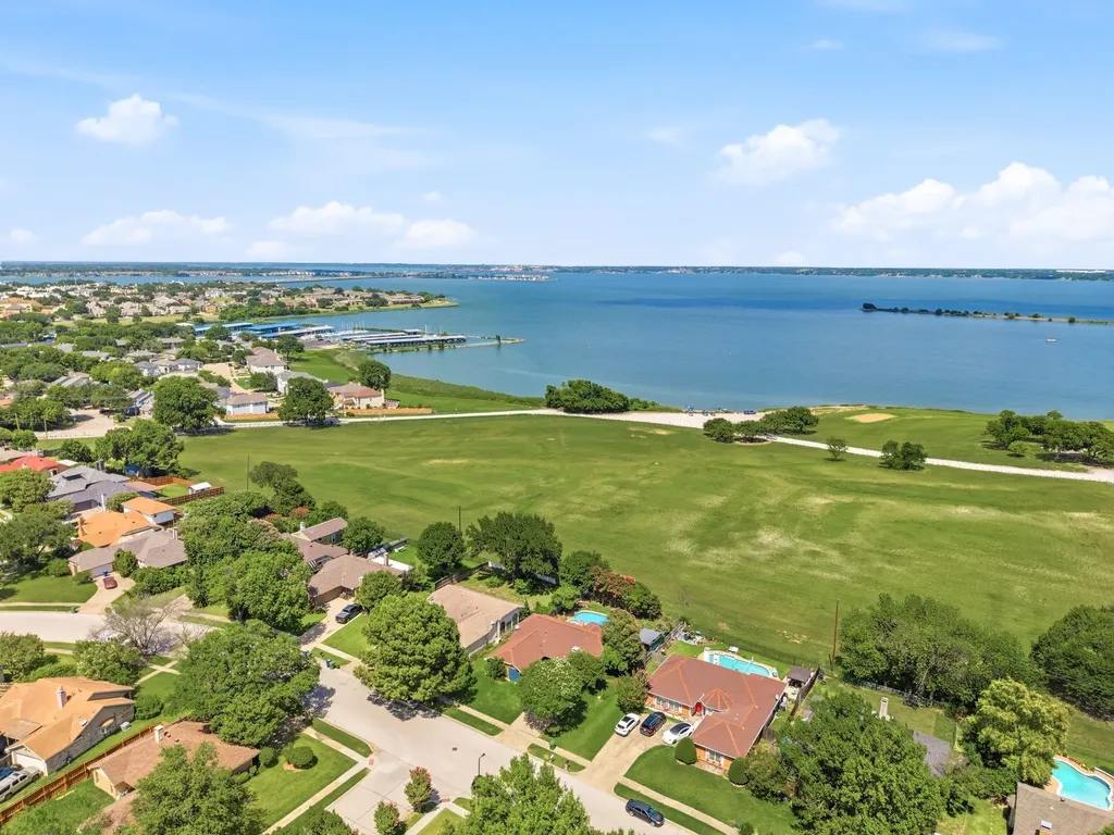 5402 Peninsula Way Garland TX 75043