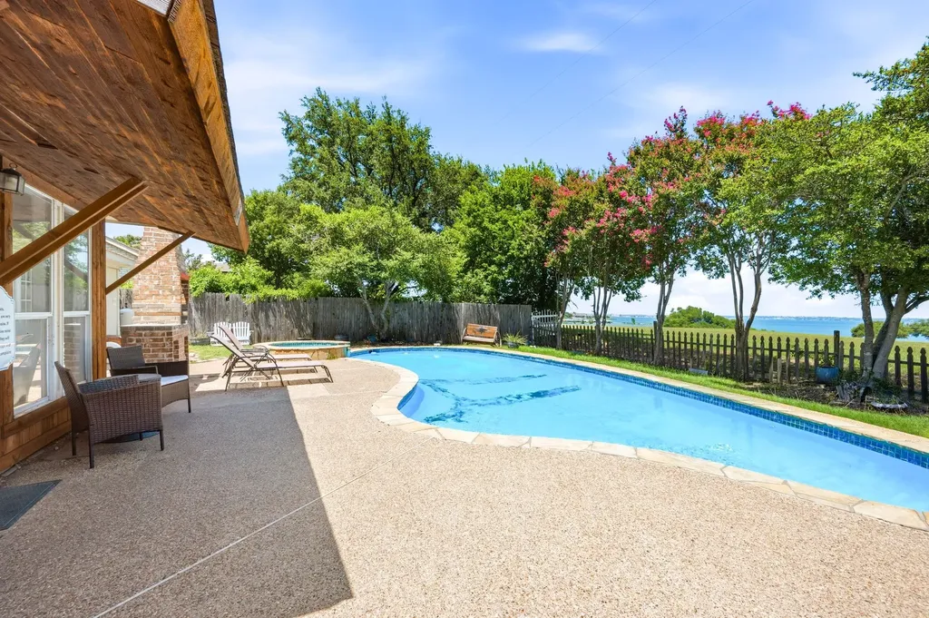 5402 Peninsula Way Garland TX 75043
