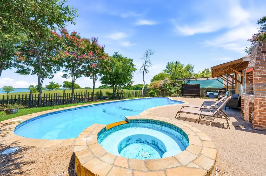 5402 Peninsula Way Garland TX 75043