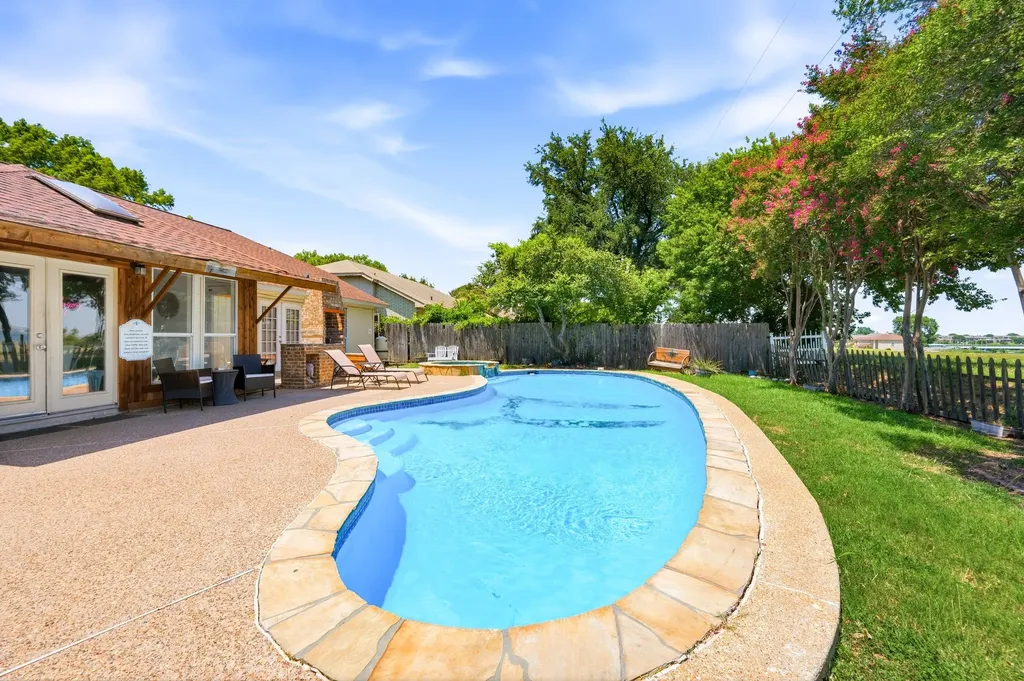 5402 Peninsula Way Garland TX 75043
