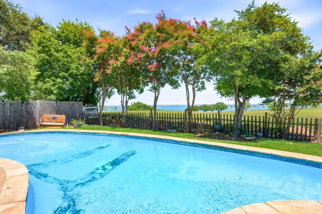 5402 Peninsula Way Garland TX 75043
