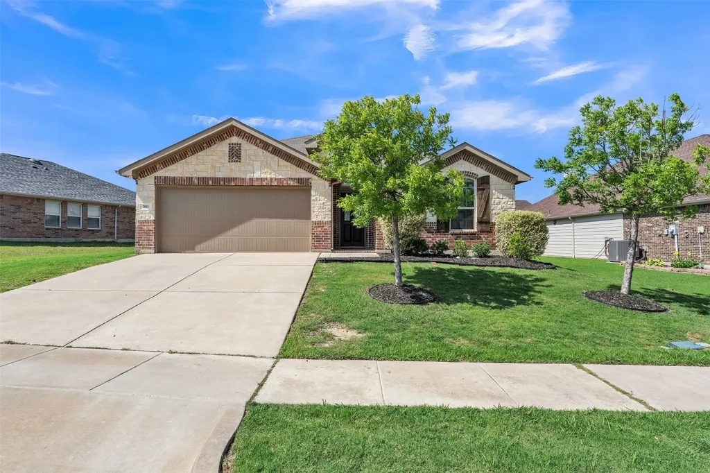381 Coral Vine Lane Burleson TX 76028