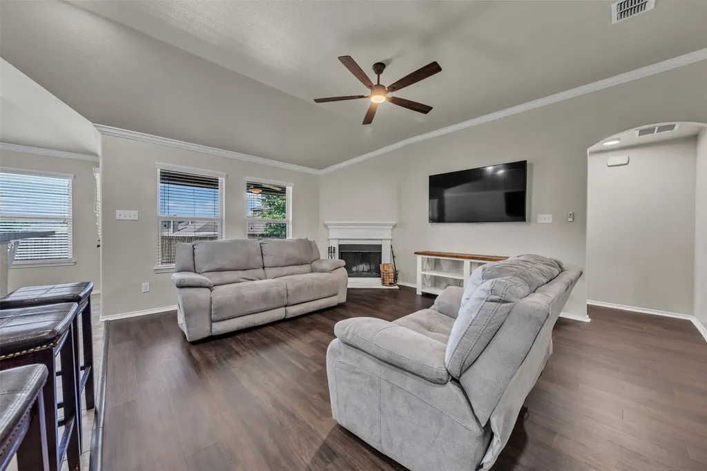 381 Coral Vine Lane Burleson TX 76028