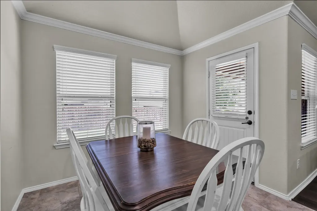 381 Coral Vine Lane Burleson TX 76028