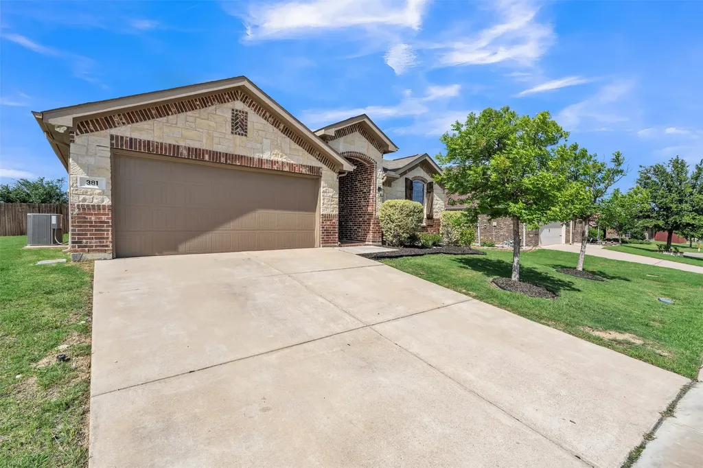 381 Coral Vine Lane Burleson TX 76028