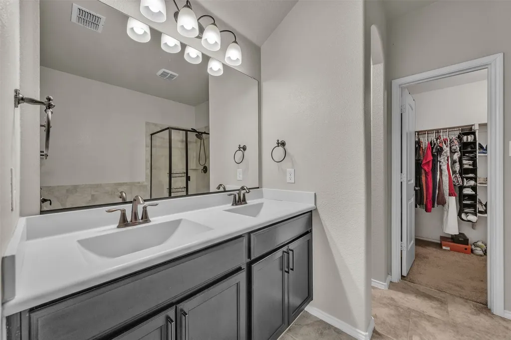 381 Coral Vine Lane Burleson TX 76028