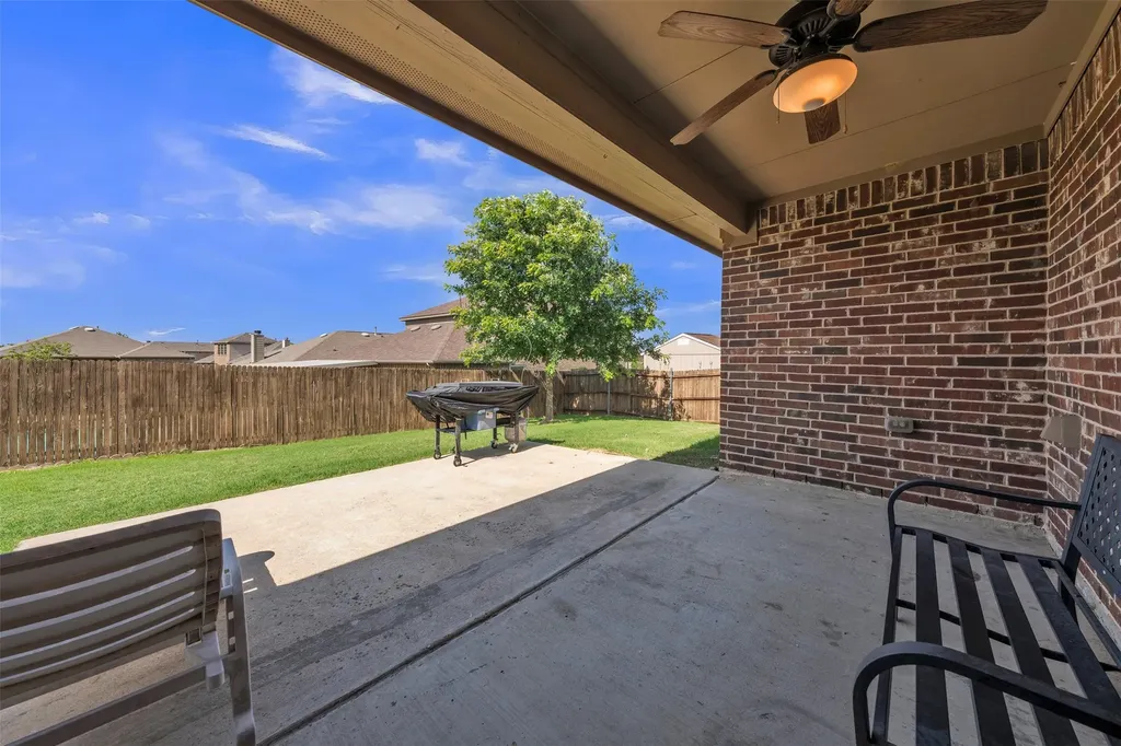 381 Coral Vine Lane Burleson TX 76028