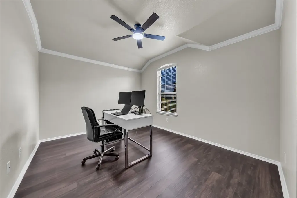 381 Coral Vine Lane Burleson TX 76028