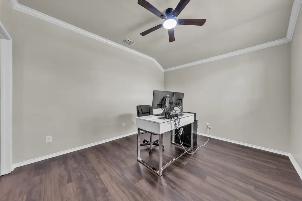 381 Coral Vine Lane Burleson TX 76028