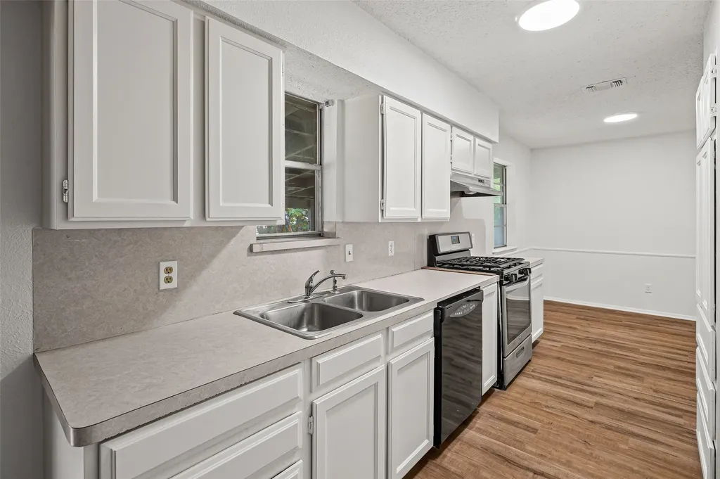1915 Westover Court Arlington TX 76015