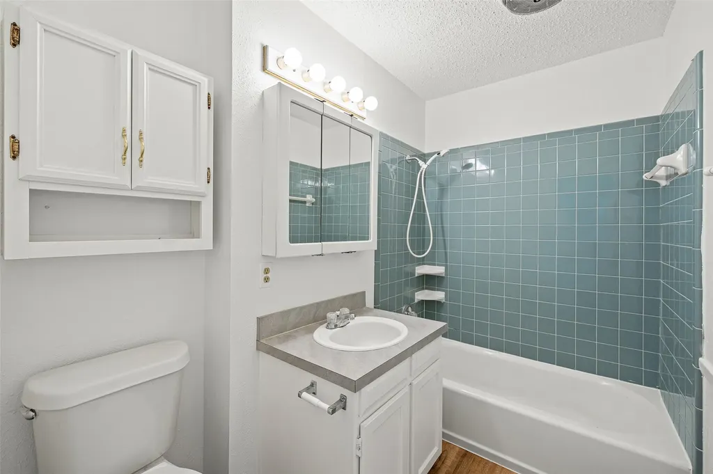 1915 Westover Court Arlington TX 76015