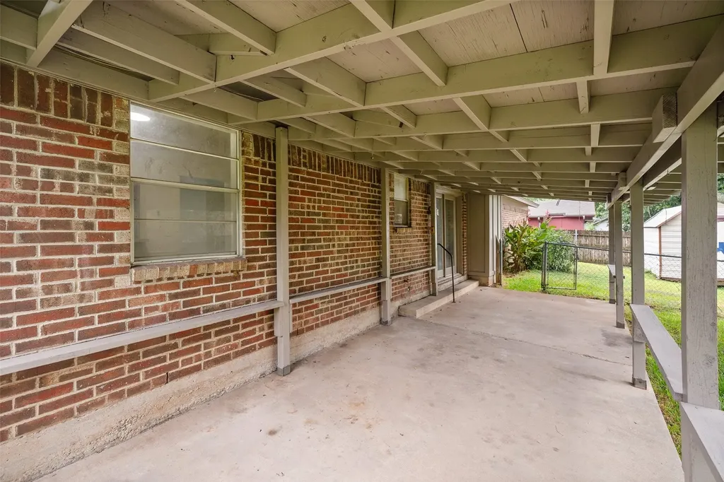 1915 Westover Court Arlington TX 76015
