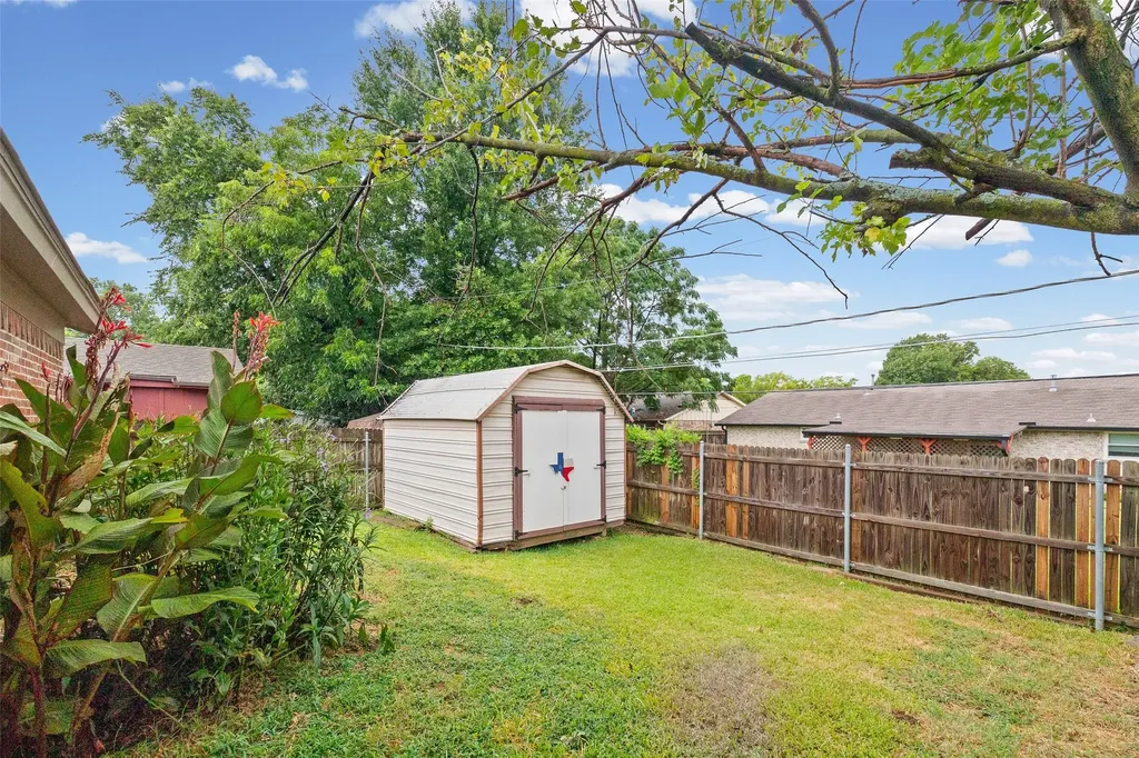 1915 Westover Court Arlington TX 76015