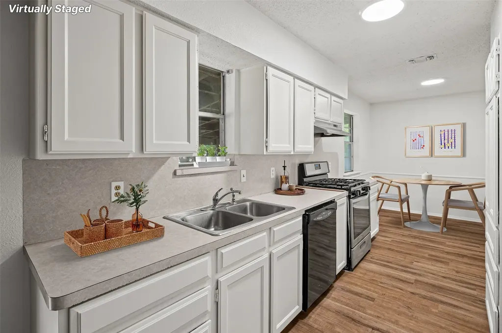 1915 Westover Court Arlington TX 76015