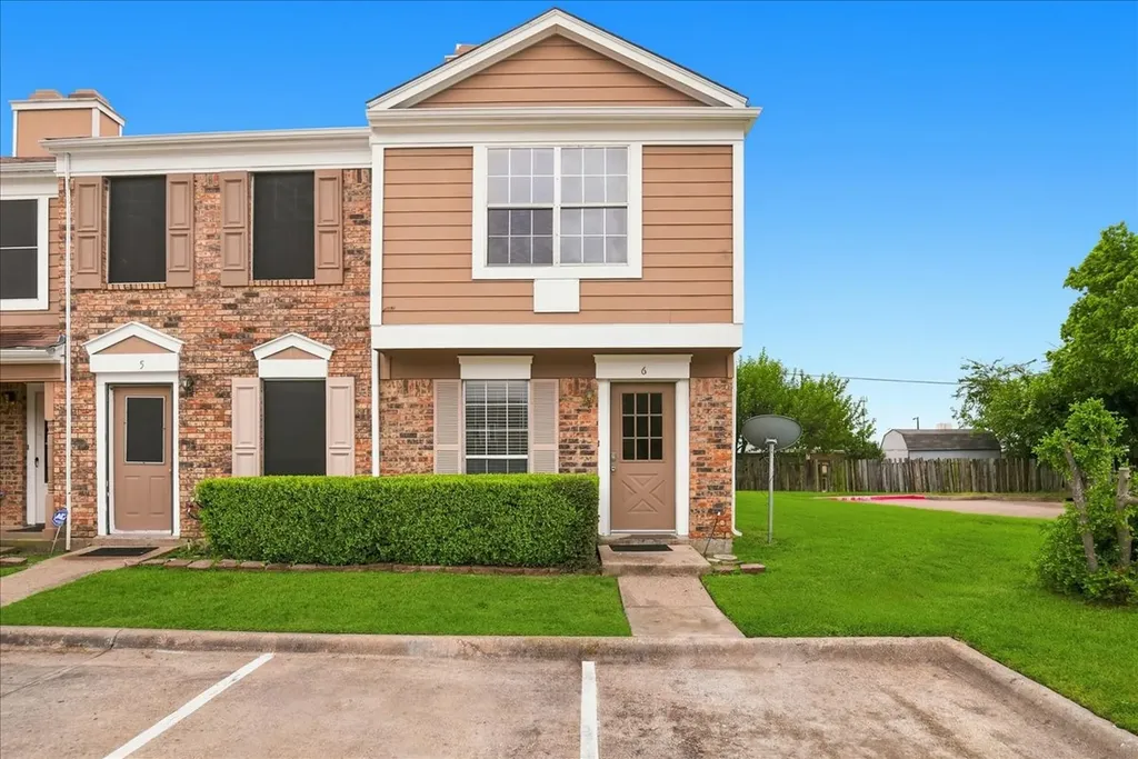 703 Lee Street Mesquite TX 75149